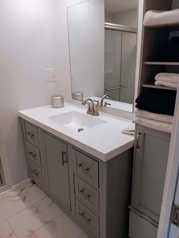 56 Black Hawk Bathroom  07-08-26