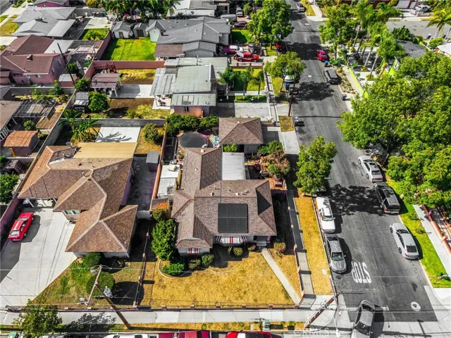 1517 W Borchard Avenue, Santa Ana, California 92704