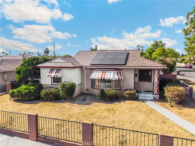 1517 W Borchard Avenue, Santa Ana, California 92704