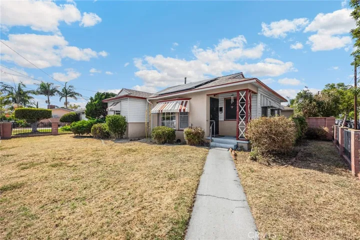 1517 W Borchard Avenue, Santa Ana, California 92704