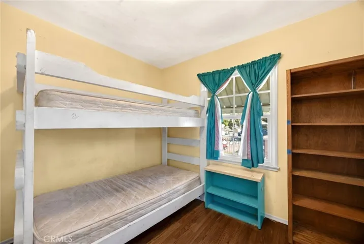 1517 W Borchard Avenue, Santa Ana, California 92704