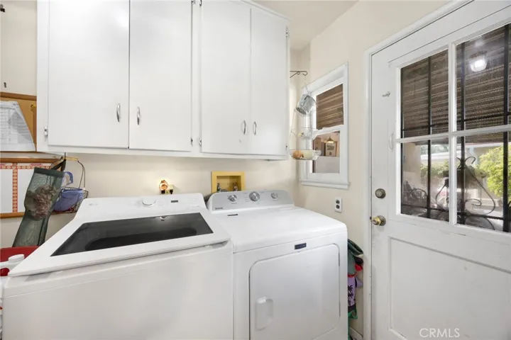 1517 W Borchard Avenue, Santa Ana, California 92704
