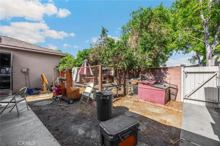 1517 W Borchard Avenue, Santa Ana, California 92704