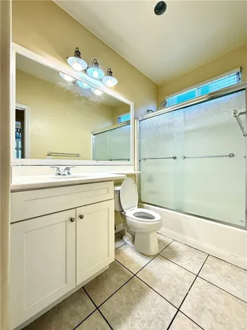Downstairs Full Bath