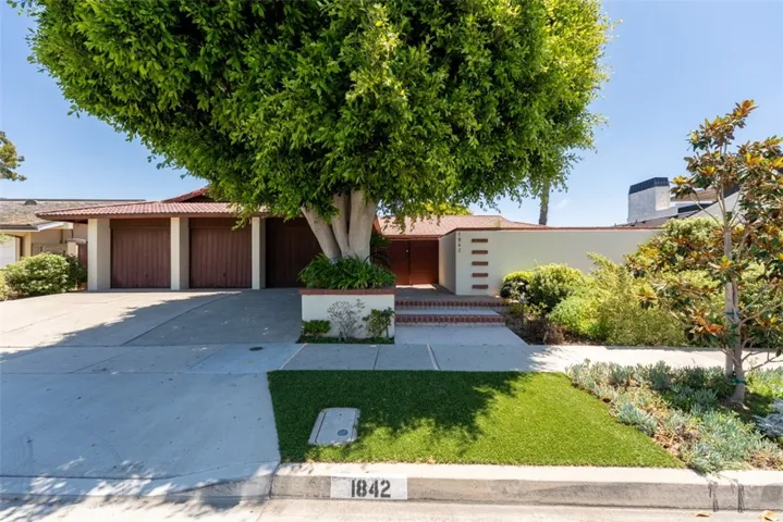 1842 Santiago, Newport Beach, California 92660