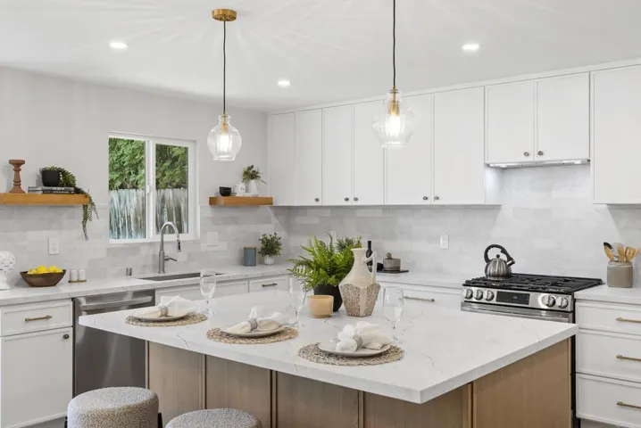 3975 Catamarca Drive, San Diego, California 92124