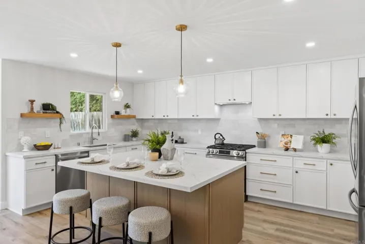 3975 Catamarca Drive, San Diego, California 92124