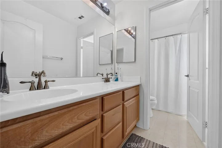 Bath 2 - Upstairs Shared