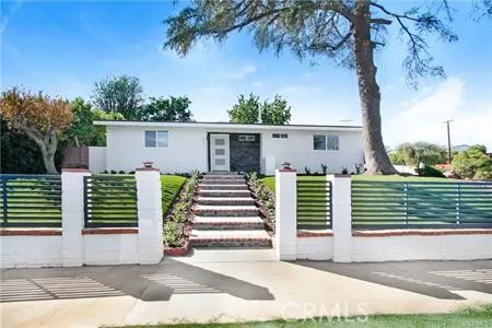 9661 Hayvenhurst, Northridge, California 91343