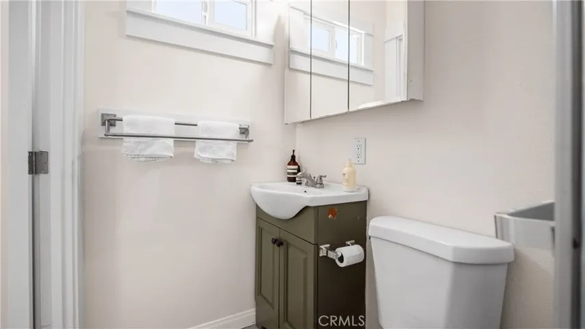 Bathroom 2.