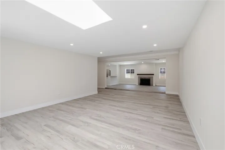 10227 Mcvine, Sunland, California 91040