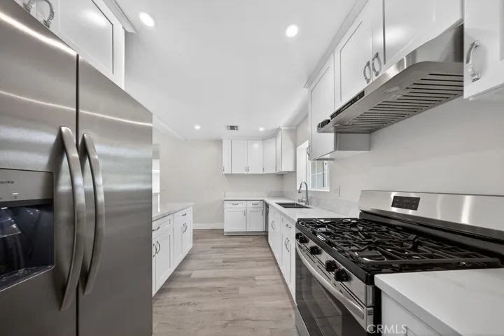 10227 Mcvine, Sunland, California 91040