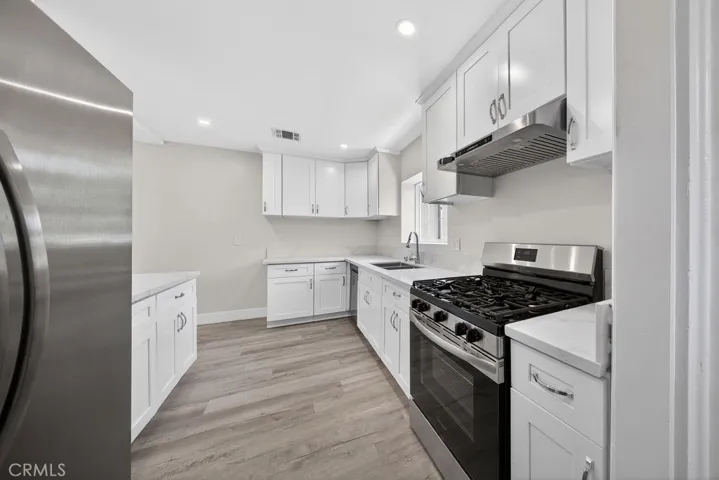 10227 Mcvine, Sunland, California 91040