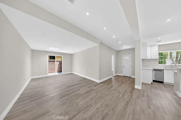10227 Mcvine, Sunland, California 91040