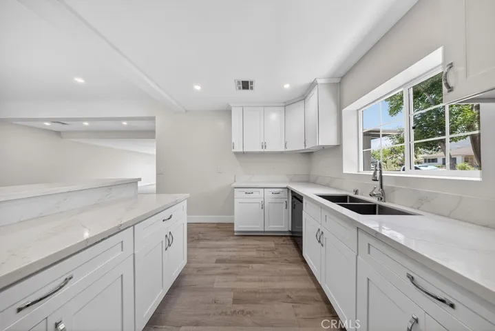 10227 Mcvine, Sunland, California 91040