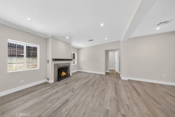 10227 Mcvine, Sunland, California 91040