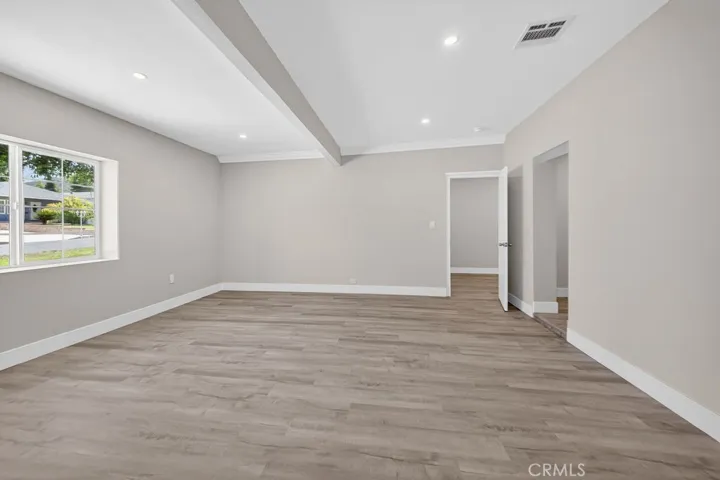 10227 Mcvine, Sunland, California 91040