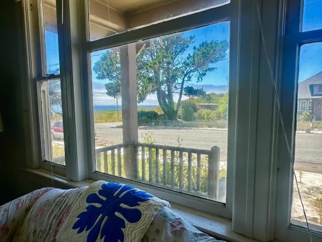 2 3rd Avenue, Davenport, California 95017