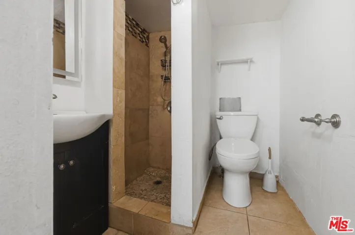 6229 Canobie Avenue, Whittier, California 90601
