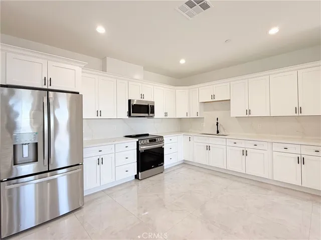 8153 Banana Avenue 201, Fontana, California 92335