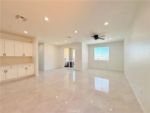 8153 Banana Avenue 201, Fontana, California 92335
