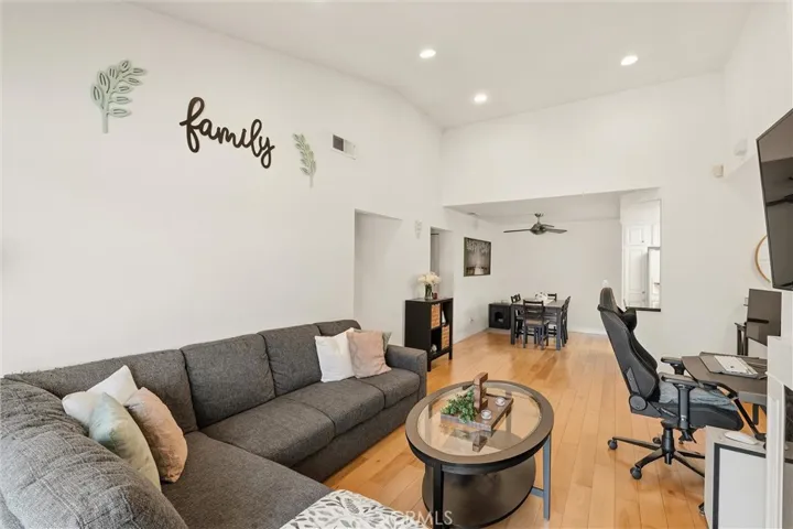 3525 W Greentree Circle G, Anaheim, California 92804
