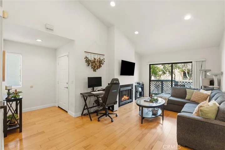 3525 W Greentree Circle G, Anaheim, California 92804