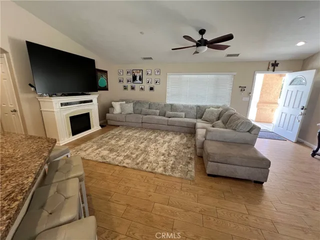 9220 Jacaranda, Hesperia, California 92345