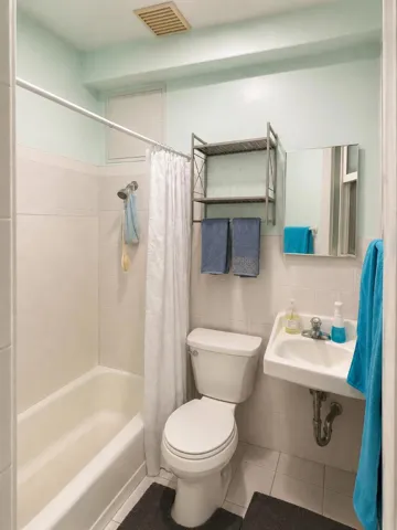 670674 Commercial Street, San Francisco, California 94111