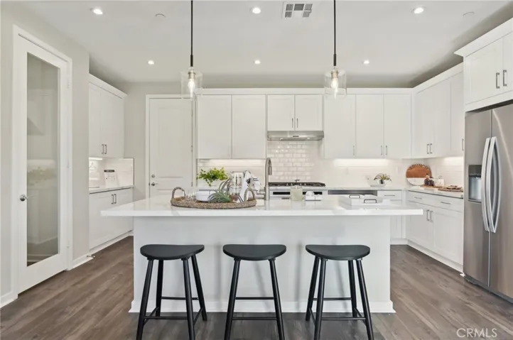 MODEL HOME