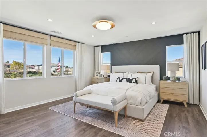 MODEL HOME