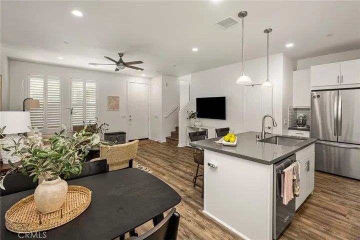 32 Savannah, Lake Forest, California 92630