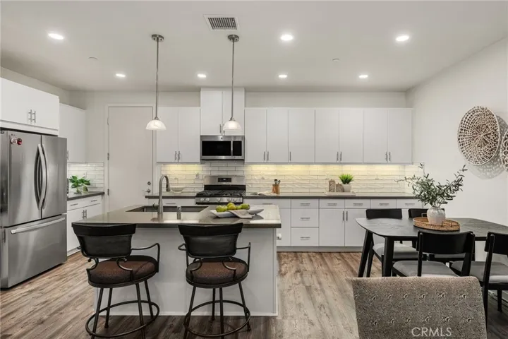 32 Savannah, Lake Forest, California 92630