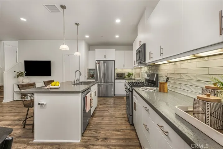 32 Savannah, Lake Forest, California 92630