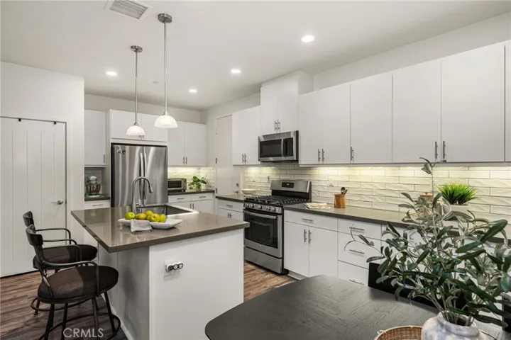 32 Savannah, Lake Forest, California 92630