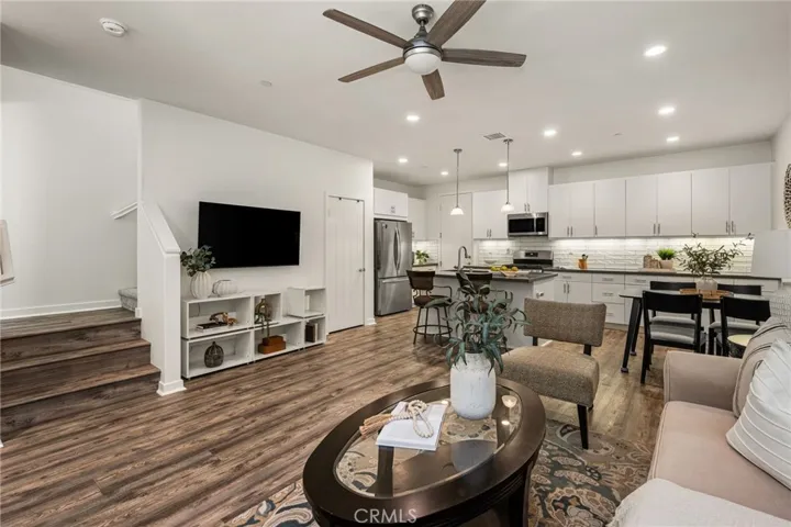32 Savannah, Lake Forest, California 92630