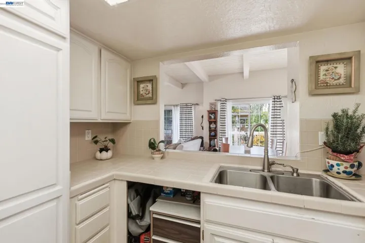 316 E 2nd St., Benicia, California 94510