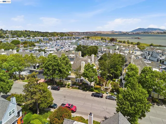 316 E 2nd St., Benicia, California 94510