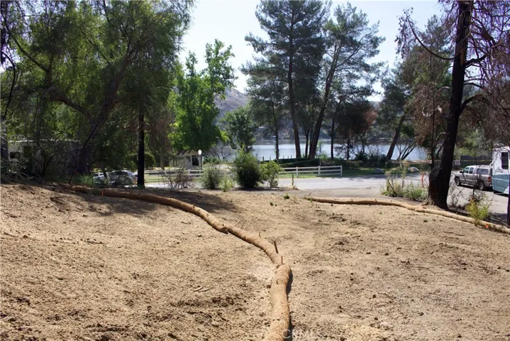 3/4 rear view towards lake.