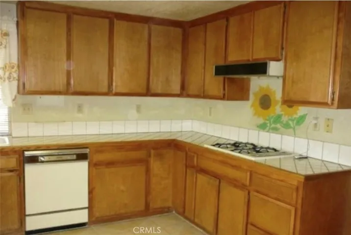 6888 Bookasta, Adelanto, California 92301
