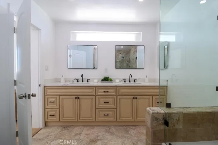 1839 W 35th, Los Angeles, California 90018