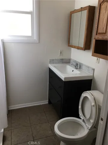 2710 Raymond Avenue, Los Angeles, California 90007