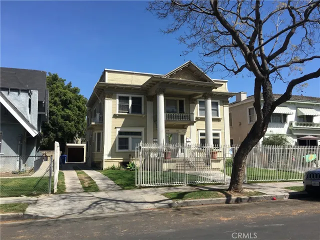 2710 Raymond Avenue, Los Angeles, California 90007