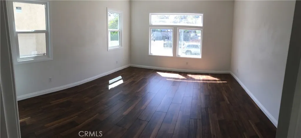 2710 Raymond Avenue, Los Angeles, California 90007