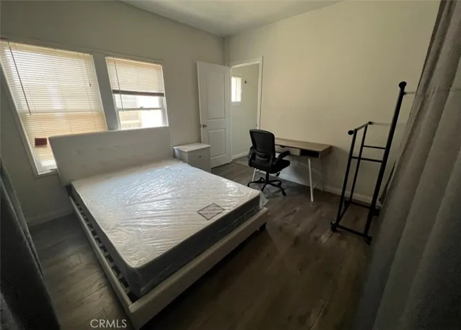 2710 Raymond Avenue, Los Angeles, California 90007