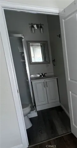2710 Raymond Avenue, Los Angeles, California 90007