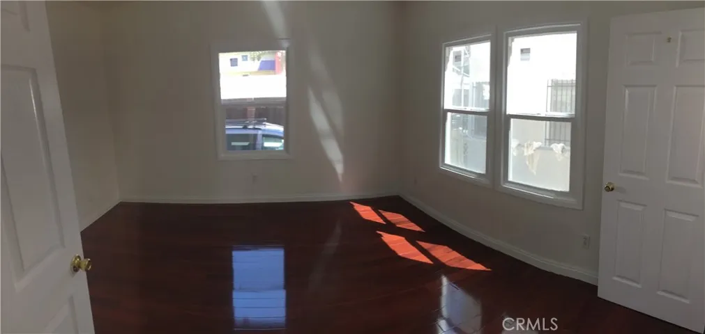 2710 Raymond Avenue, Los Angeles, California 90007