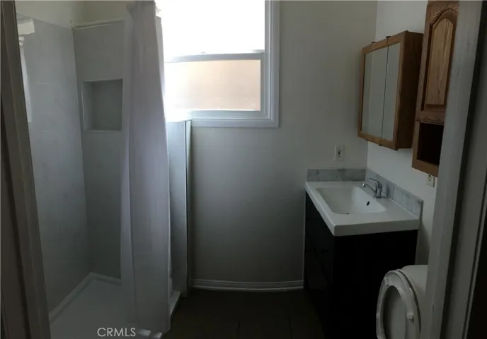 2710 Raymond Avenue, Los Angeles, California 90007