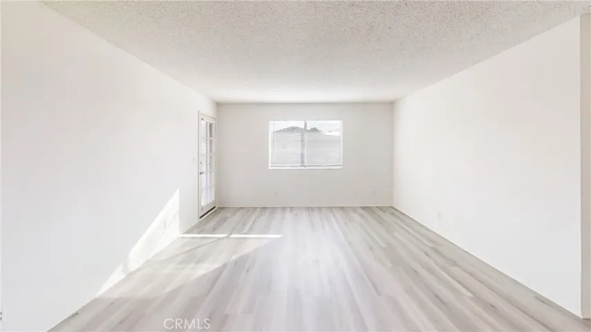 22 E Market, Long Beach, California 90805