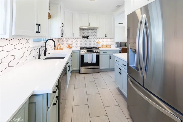 5502 Carfax Avenue, Lakewood, California 90713
